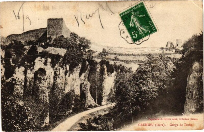 Carte postale ancienne Cremieu - Gorge de Torin à Crémieu