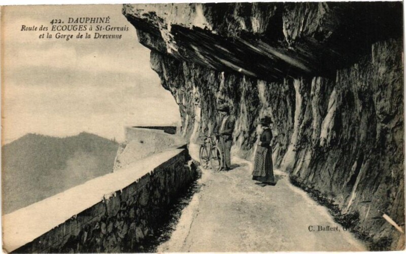Carte postale ancienne Dauphiné Route des Ecouges a Saint-Gervais et la Gorge de la Dreveune à Saint-Gervais