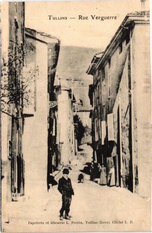 Carte postale ancienne Tullins - Rue Verguerre à Tullins