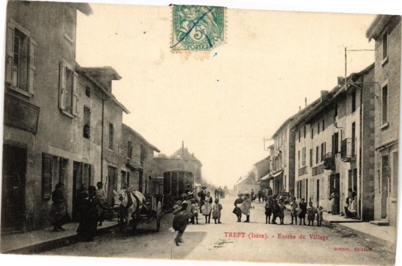 Carte postale ancienne Trept - Entrée du Village à Trept