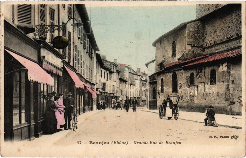 Carte postale ancienne Beaujeu - Grande-Rue de Beaujeu à Beaujeu