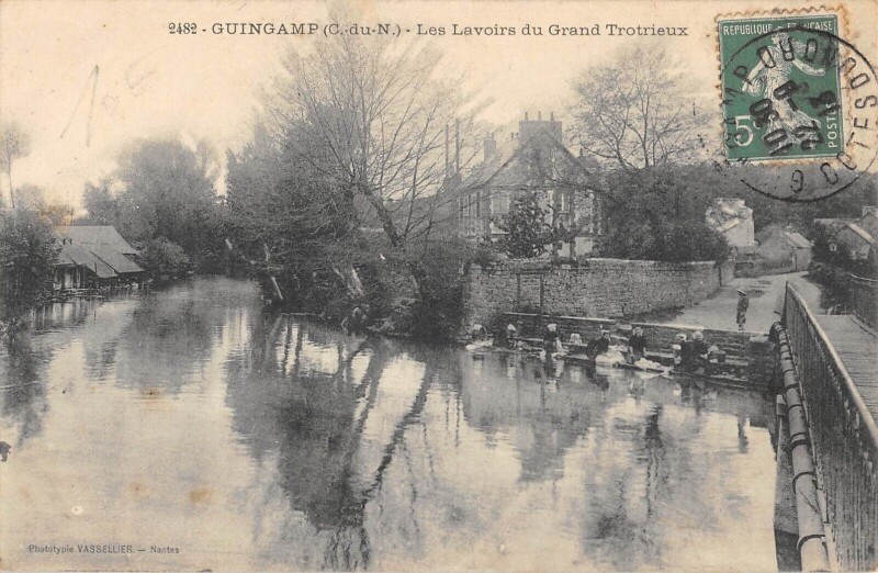 Carte postale ancienne Guingamp - Les Lavoirs Du Grand Trotrieux à Guingamp