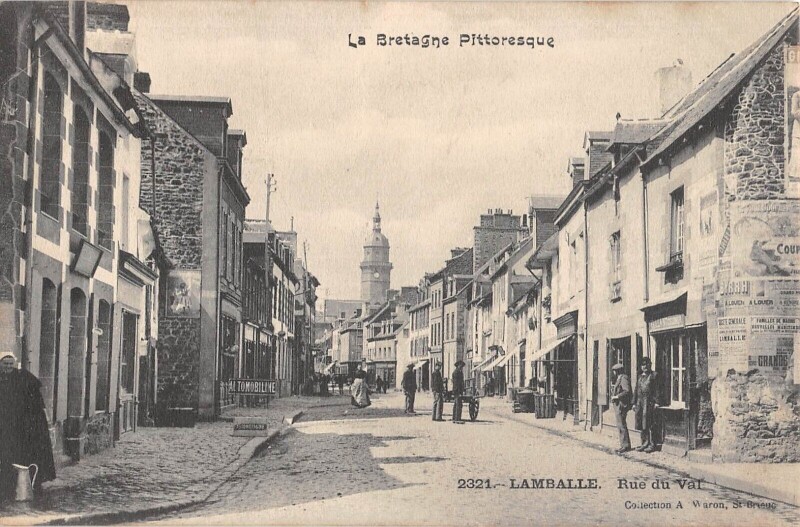 Carte postale ancienne Lamballe - Rue Du Val