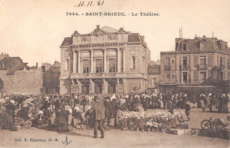Carte postale ancienne Saint Brieuc - Le Theatre - Marche à Saint-Brieuc