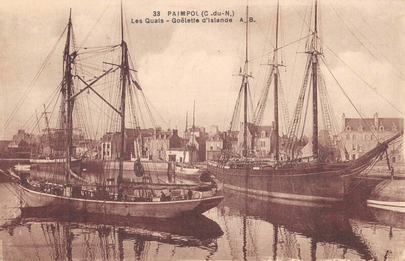 Carte postale ancienne Paimpol - Les Quais - Goelette D'Islande à Paimpol