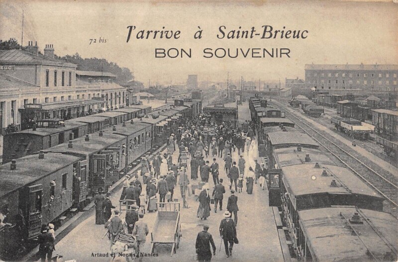 Carte postale ancienne J'Arrive A Saint Brieuc - Bon Souvenir - Train - Gare à Saint-Brieuc