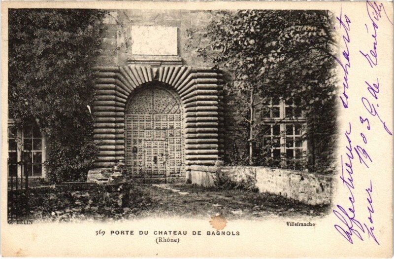 Carte postale ancienne Porte du Chateau de Bagnols à Bagnols