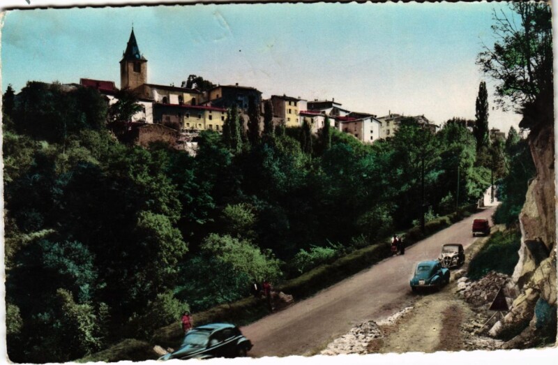 Carte postale ancienne Yzeron - Le Village - Vu de la Route de Lyon à Yzeron