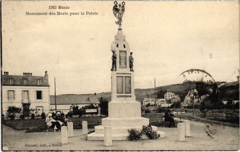 Carte postale ancienne Binic - Monument des Morts pour la Patrie