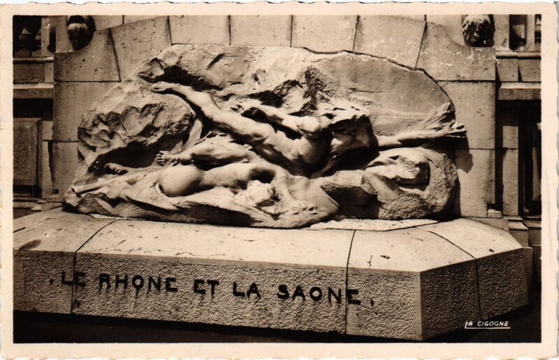 Carte postale ancienne Lyon - Le Rhone et la Saone - Palais de la Bourse à Lyon
