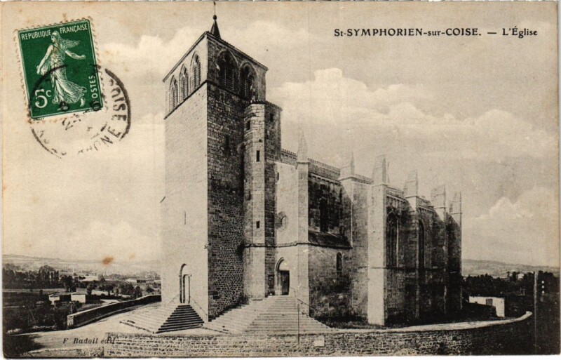 Carte postale ancienne Saint-Symphorien-sur-Coise - L'Eglise à Saint-Symphorien-sur-Coise