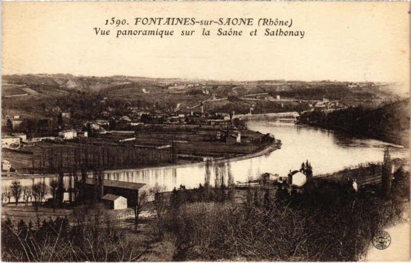 Carte postale ancienne Fontaines-sur-Saone - Vue Panoramique sur la Saone et Sathonay à Fontaines-sur-Saône