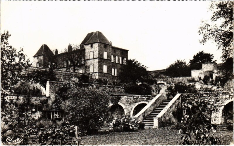 Carte postale ancienne Millery - Chateau de la Gallee - Vue Generale à Millery
