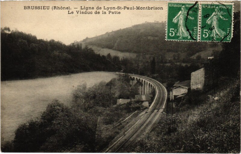Carte postale ancienne Brussieu - Le Viaduc de la Patte à Brussieu