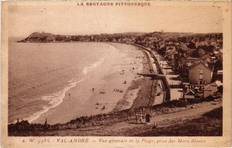 Carte postale ancienne Val-Andre - Vue generale de la Plage prise des Murs Blancs