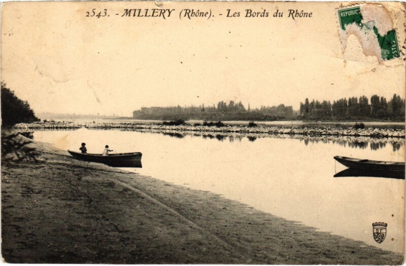 Carte postale ancienne Millery - Les Bords du Rhone à Millery