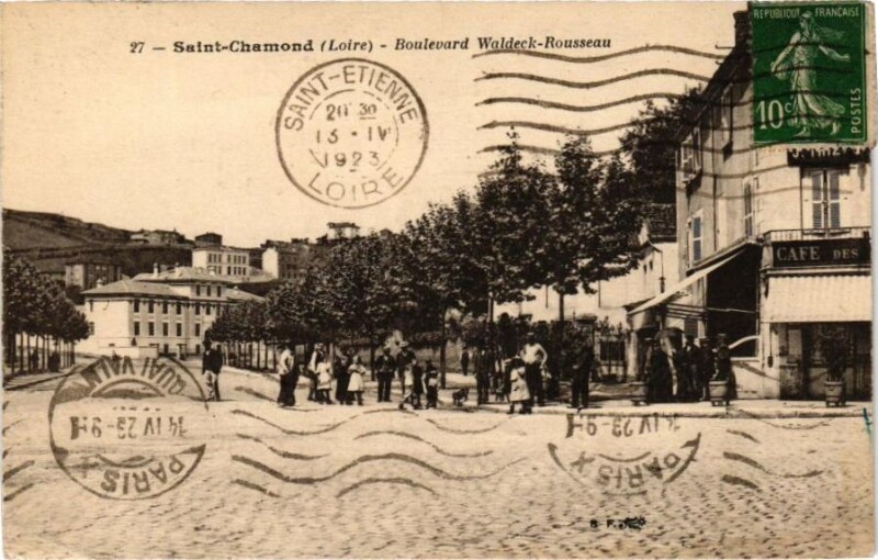 Carte postale ancienne Saint-Chamond - Boulevard Waldeck-Rousseau à Saint-Chamond