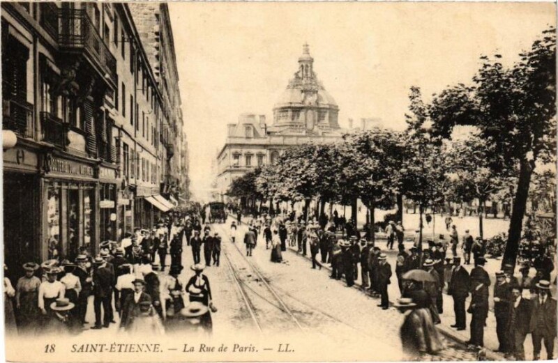 Carte postale ancienne Saint-Etienne - La Rue de Paris à Saint-Étienne