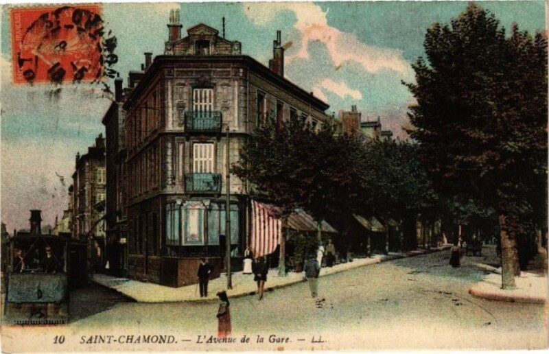 Carte postale ancienne Saint-Chamond - L'Avenue de la Gare à Saint-Chamond