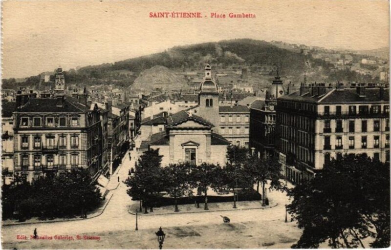 Carte postale ancienne Saint-Etienne - Place Gambetta à Saint-Étienne
