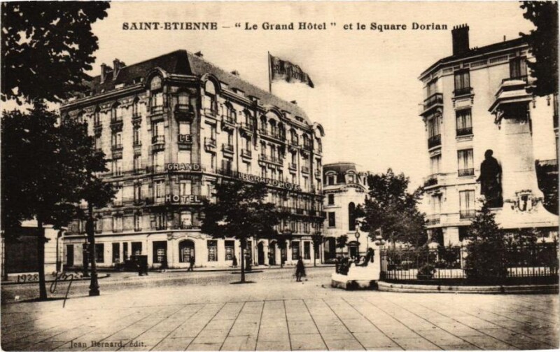 Carte postale ancienne Saint-Etienne - Le Grand Hotel  et le Square Dorian à Saint-Étienne