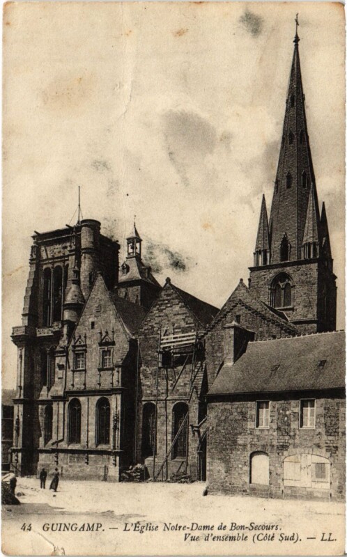 Carte postale ancienne Guingamp - L'Eglise Notre-Dame à Guingamp