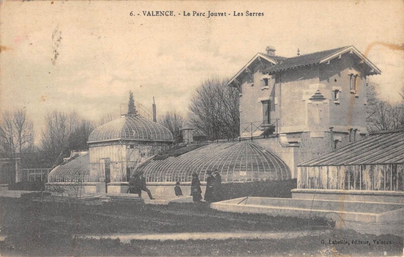 Carte postale ancienne Valence - Le Parc Jouvet - Les Serres à Valence