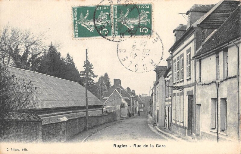 Carte postale ancienne Rugles - Rue De La Gare à Rugles