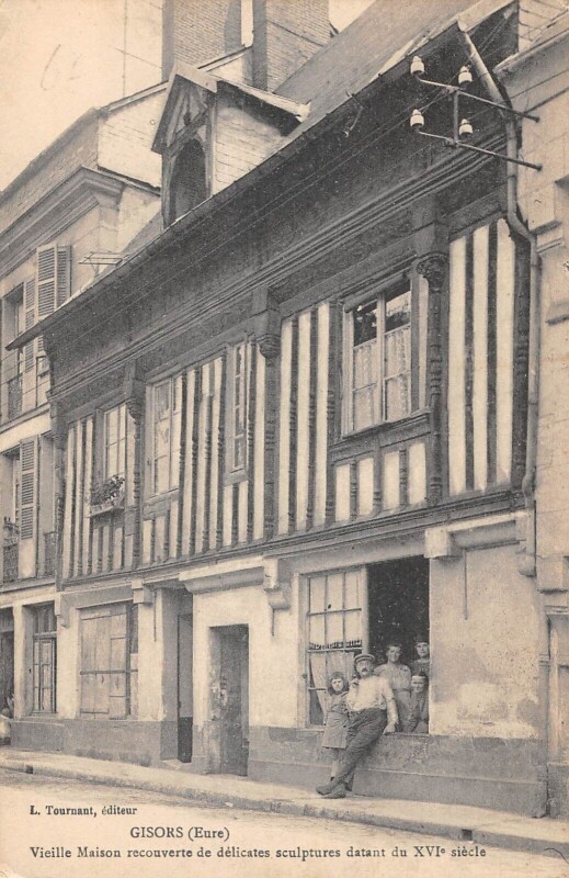 Carte postale ancienne Gisors - Vieille Maison Recouverte De Vieilles Sculptures à Gisors