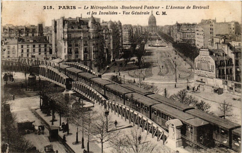 Carte postale ancienne Le Métropolitain - Boulevard Pasteur - L'Avenue de Breteuil et les Invalides - Vue Générale à Paris 15e