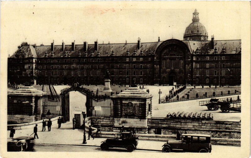 Carte postale ancienne Paris 7e-Hotel des Invalides à Paris 7e