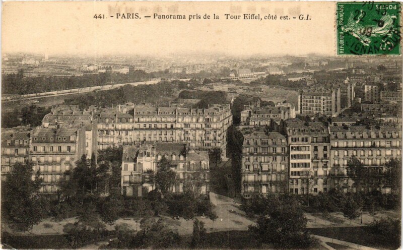 Carte postale ancienne Paris 7e-Panorama pris de la Tour Eiffel à Paris 7e