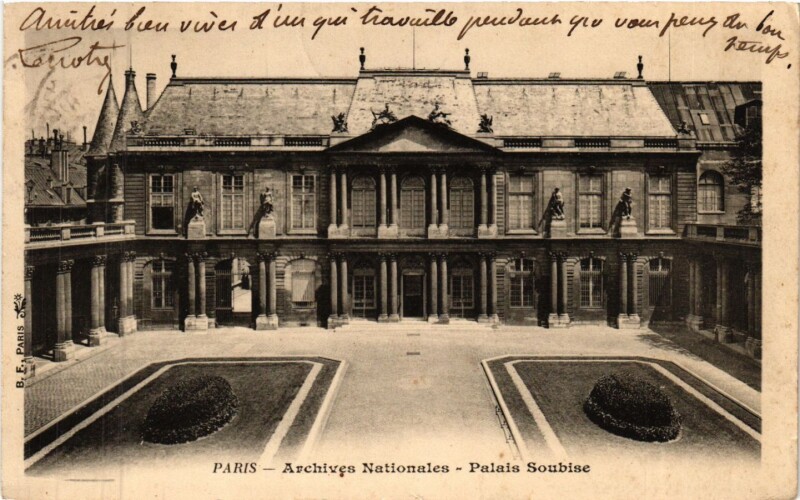 Carte postale ancienne Paris 3e Paris-Archives Nationales-Palais Soubise à Paris 3e