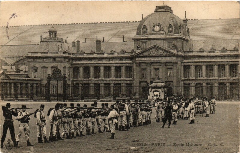 Carte postale ancienne Paris 7e-Ecole Militaire à Paris 7e