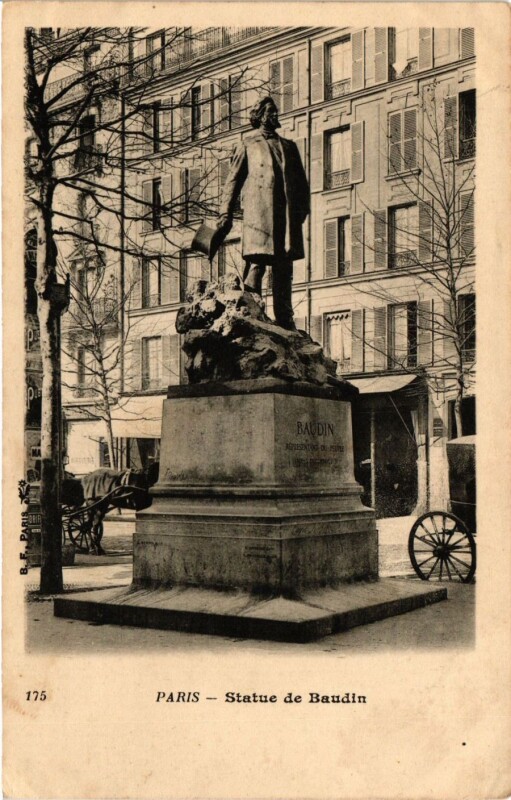 Carte postale ancienne Paris 11e Paris-Statue de Baudin à Paris 11e