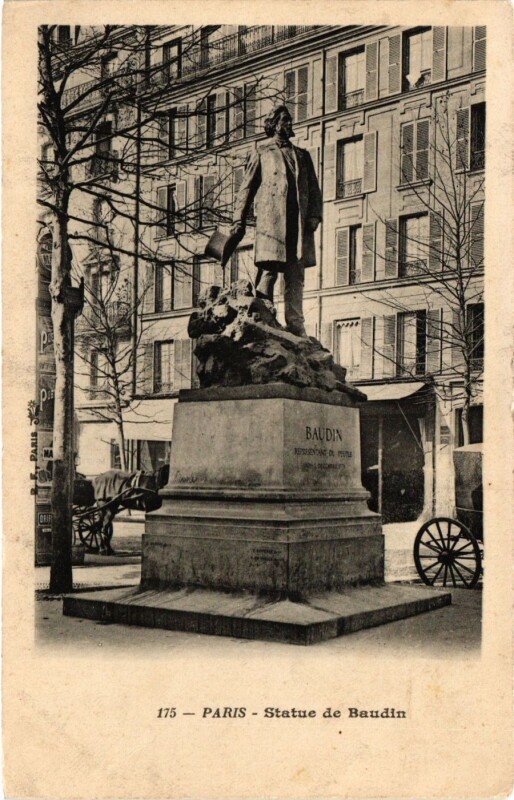 Carte postale ancienne Paris 11e Paris-Statue de Baudin à Paris 11e