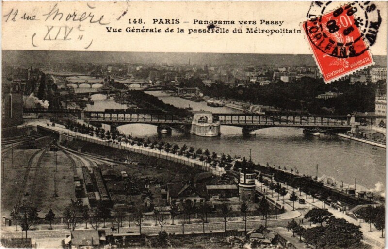 Carte postale ancienne Panorama vers Passy - Vue Générale de la passerelle du Métropolitain à Paris 16e