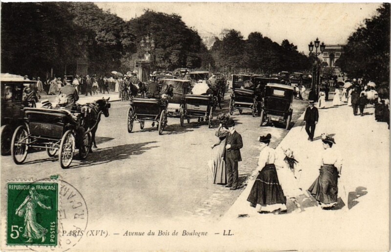 Carte postale ancienne Avenue du Bois de Boulogne à Paris 16e