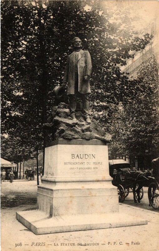 Carte postale ancienne Paris 11e Paris-La Statue de Baudin à Paris 11e