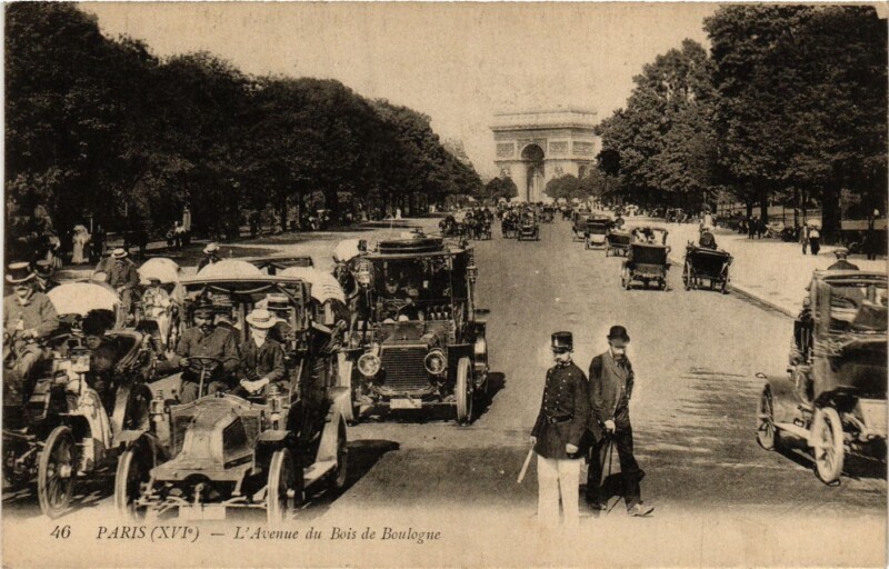 Carte postale ancienne L'Avenue du Bois de Boulogne à Paris 16e