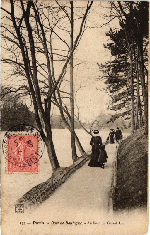Carte postale ancienne Bois de Boulogne - Au bord du Grand Lac à Paris 16e