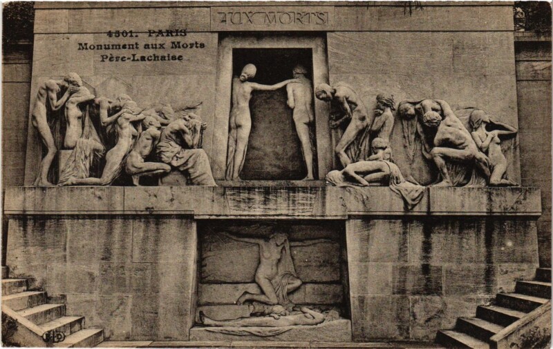 Carte postale ancienne Monument aux Morts Père-Lachaise à Paris 20e