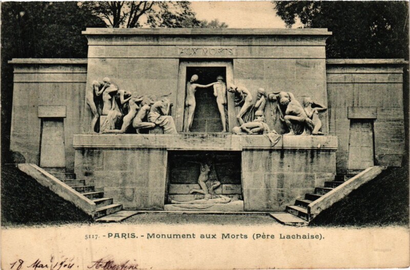 Carte postale ancienne Monument aux Morts (Père Lachaise) à Paris 20e