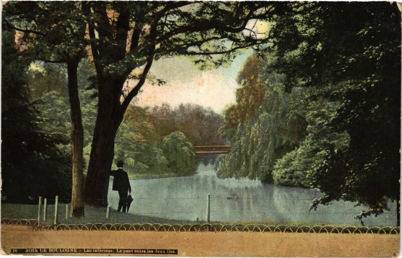 Carte postale ancienne Bois de Boulogne - Lac Inférieur - Le pont entre les deux îles à Paris 16e