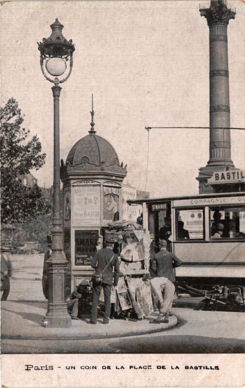Carte postale ancienne Paris 11e Paris-Un coin de la Place de la Bastille à Paris 11e