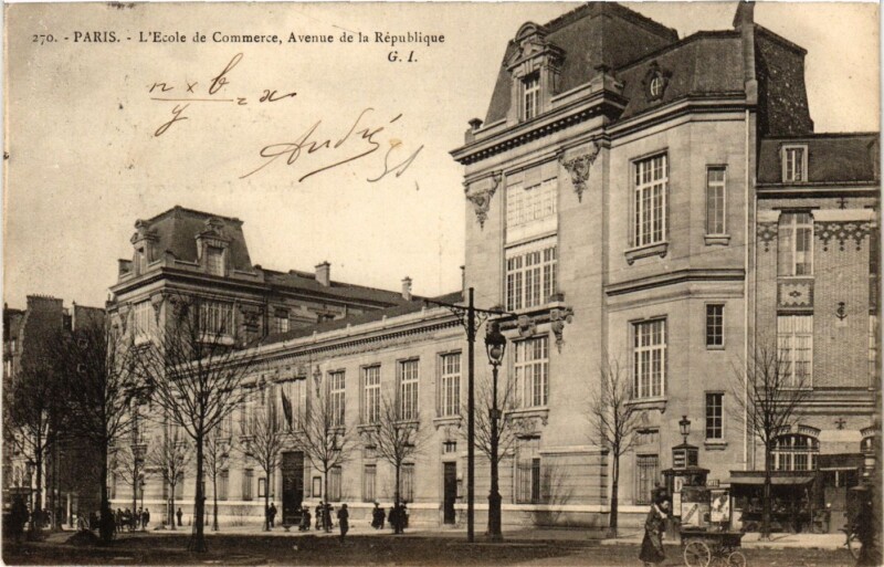 Carte postale ancienne Paris 11e Paris-L'Ecole de Commerce, Avenue de la Republique à Paris 11e