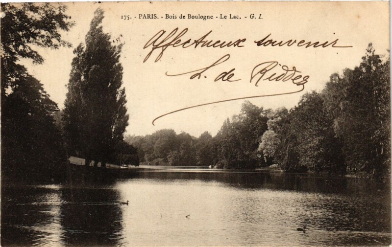 Carte postale ancienne Bois de Boulogne - Le Lac à Paris
