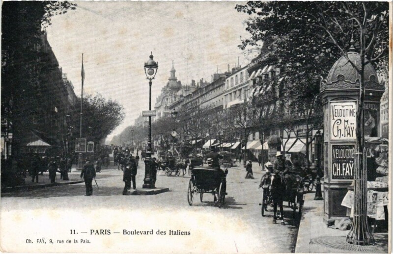 Carte postale ancienne Paris 9e - Boulevard des Italiens à Paris 9e