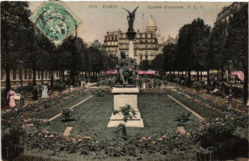 Carte postale ancienne Paris 9e - Square d'Anvers à Paris 9e