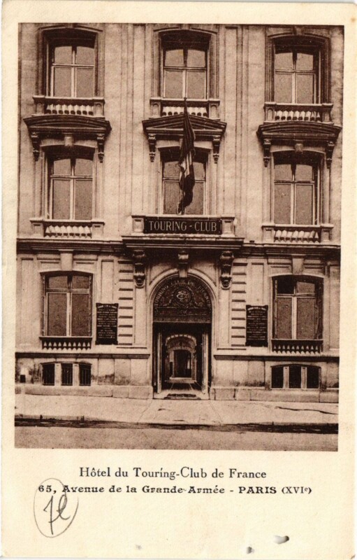 Carte postale ancienne Hôtel du Touring-Club de France - Avenue de la Grande-Armée à Paris 16e